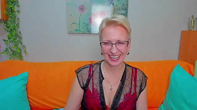 iamyourdream89 Adlı Modelin Canlı XXX Sohbeti