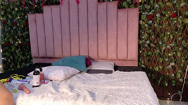 MiaJanss' Live XXX Chat