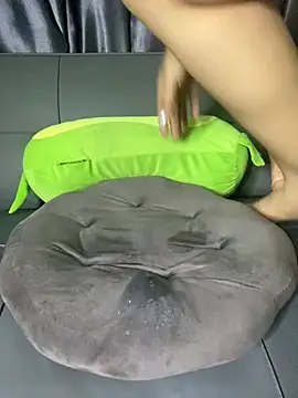 Ly_Chuppy's Live XXX Chat