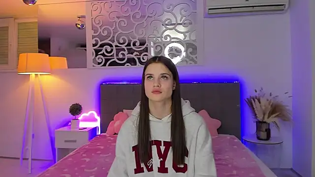 LuisaClover's Live XXX Chat