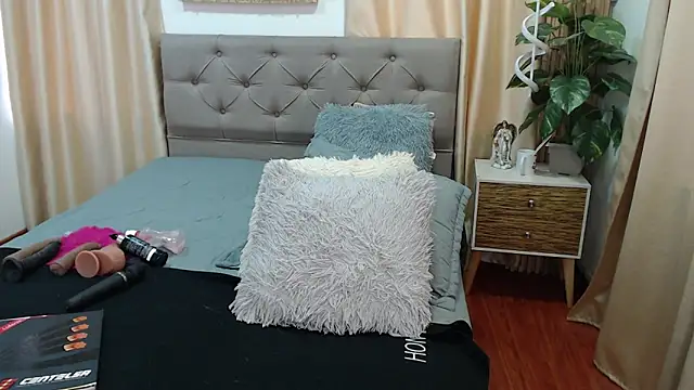 sasi_luna's Live XXX Chat