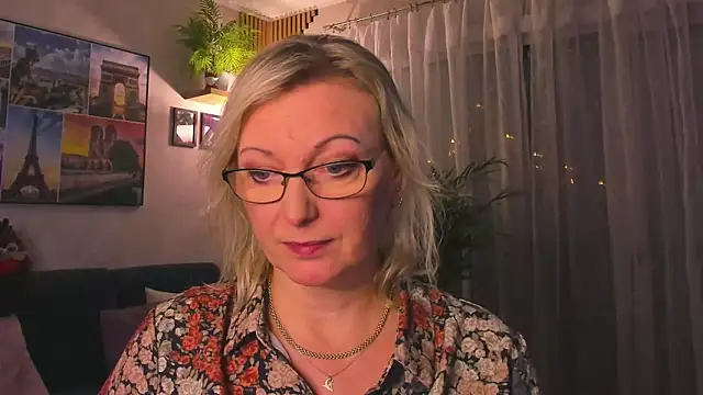 vanessa_chat's Webcam Show