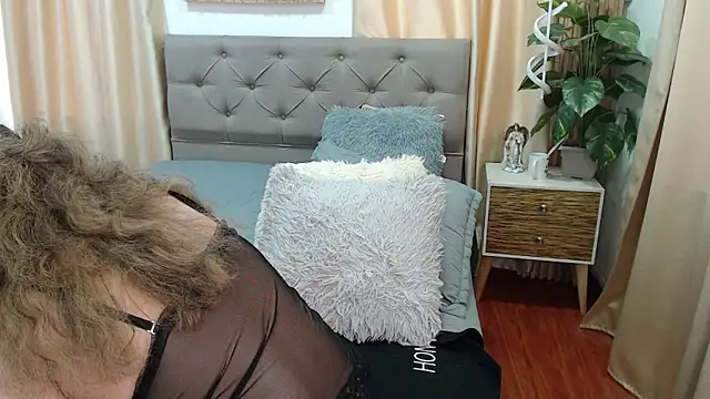 Chatroom XXX en direct de sasi_luna