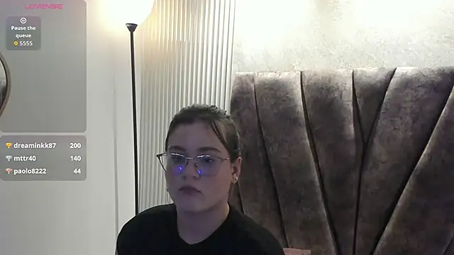 zoe_hugeboobs Chat XXX live