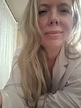 Irina3718's Live XXX Chat