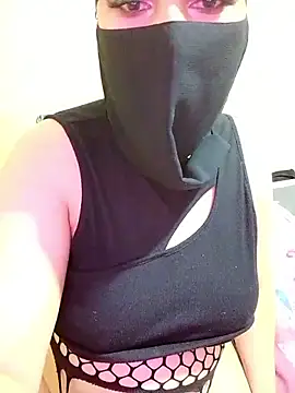 Laura-arabe élő XXX-chatje