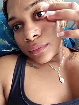 KarinRoss Adlı Modelin Canlı XXX Sohbeti