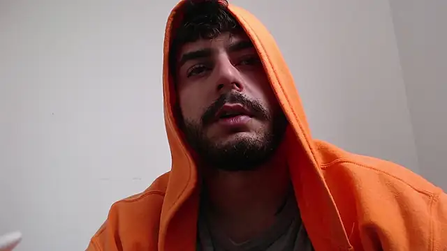 Chat XXX ao vivo de thomas_gun