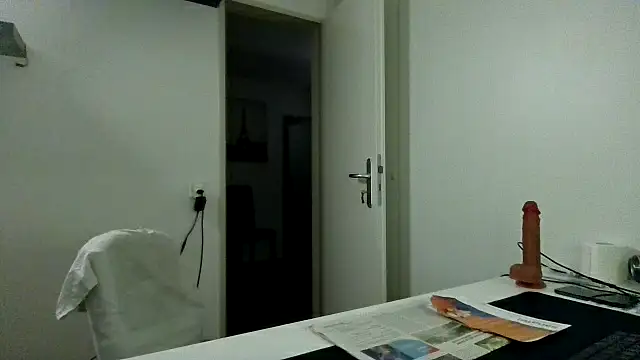 alpha-hunk's Live XXX Chat