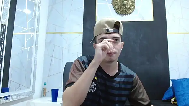 Chatroom XXX en direct de dia_fax18