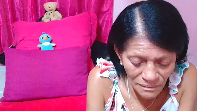 SLUTTYROXY élő XXX-chatje