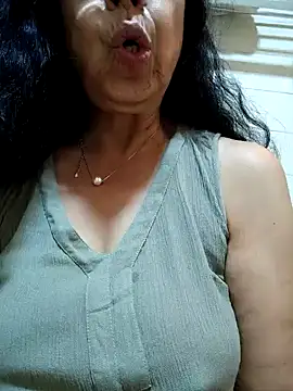 NakedMILFx's Live XXX Chat