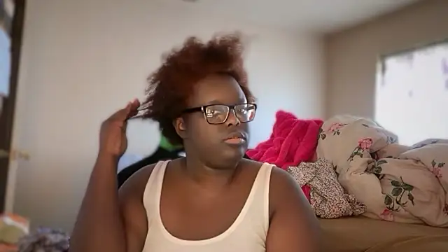 -Yagurlwest's Live XXX Chat