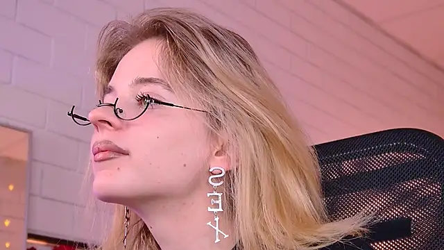 TinaDavil's Live XXX Chat