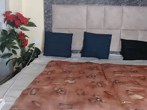 Hotty_Taniya élő XXX-chatje