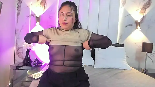 ZaraKnox's Live XXX Chat