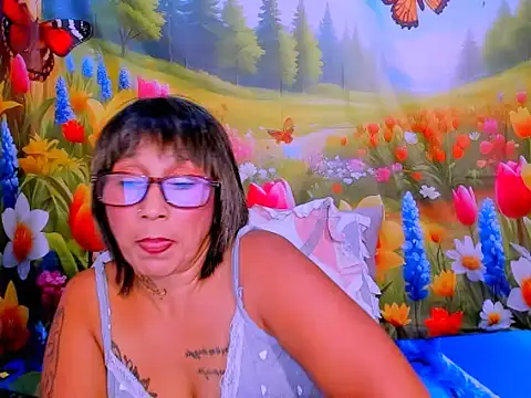 indianroxy élő XXX-chatje