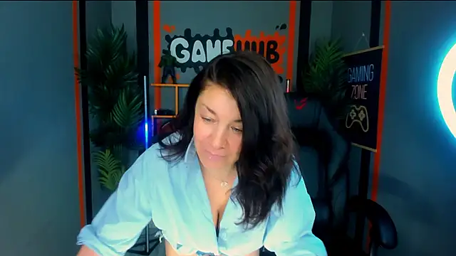 AnaMills élő XXX-chatje