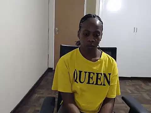 QUEENMANDYY's Live XXX Chat