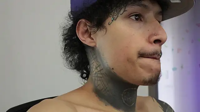 trieone's Live XXX Chat