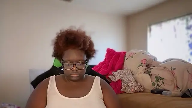 -Yagurlwest élő XXX-chatje