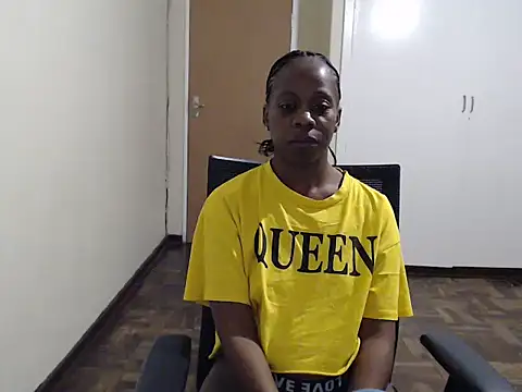 QUEENMANDYY's Live XXX Chat