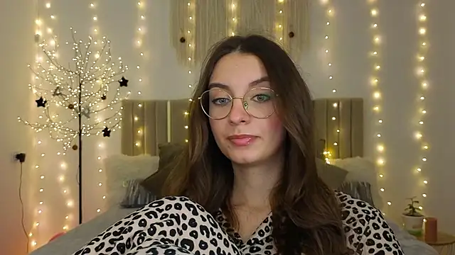 Real_cutie1 Adlı Modelin Canlı XXX Sohbeti