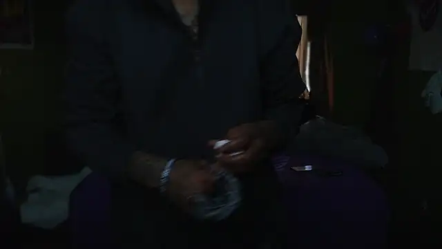 Sexslavescorpio's Live XXX Chat