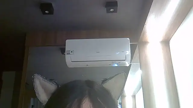 SkinnyKitten webkamerás műsora