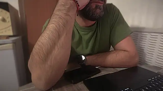 TARKAN1: διαδικτυακό σόου στην κάμερα