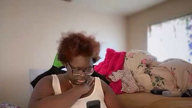 -Yagurlwest élő XXX-chatje