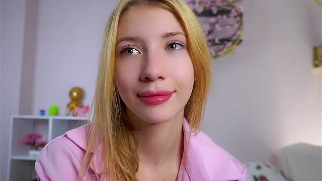 SunnivaCovil's Live XXX Chat