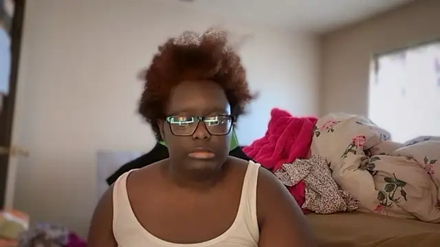 -Yagurlwest's Live XXX Chat