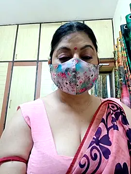 Ratna-777's Live XXX Chat