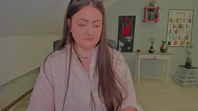 MistressDarrah Chat XXX in diretta