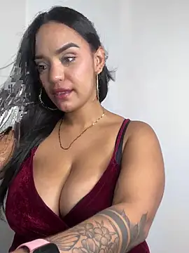 Sara-77's Live XXX Chat