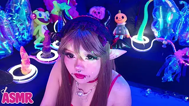 LaytonBox élő XXX-chatje