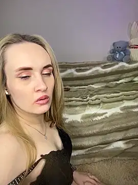 KiraBerht's Live XXX Chat