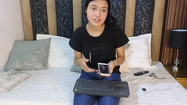 hatsu_inu's Live XXX Chat