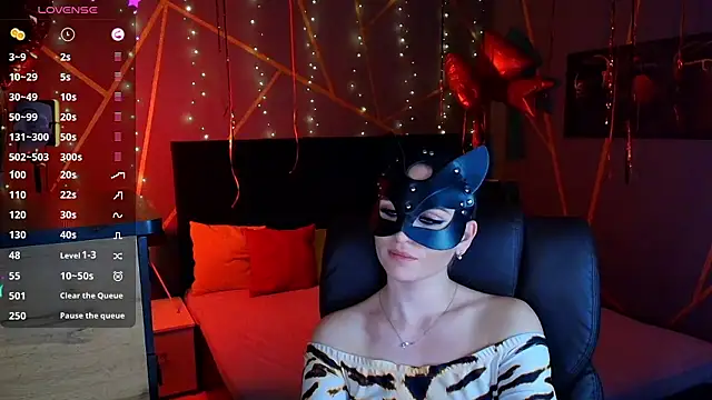 HotWildCat: онлайн-секс-чат