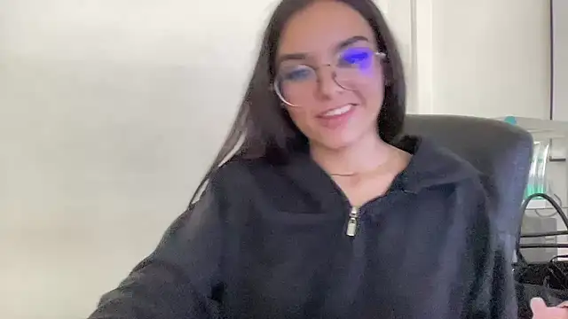 eimi_rosse18 Adlı Modelin Canlı XXX Sohbeti