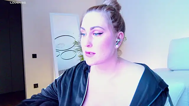 Chat XXX en directo de Miss_Magic_Eyes_