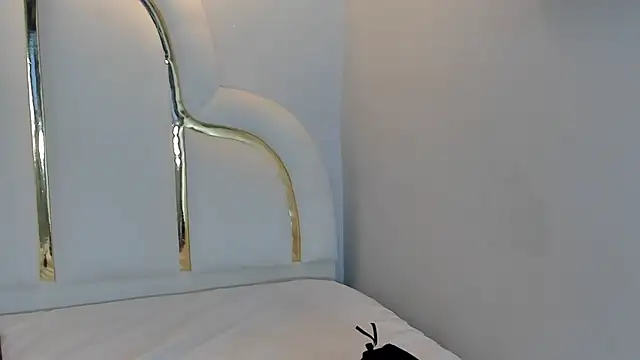 Онлайн чат XXX naughtyrose_vc