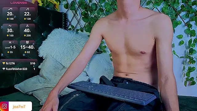 Levii_Ackermann élő XXX-chatje