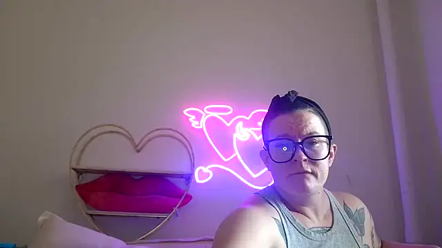 quinnmariexo Adlı Modelin Canlı XXX Sohbeti