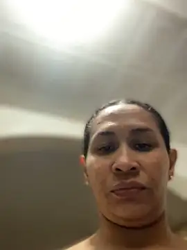 Carola-Ross élő XXX-chatje