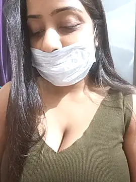 Chat XXX en directo de COZY_ROZI