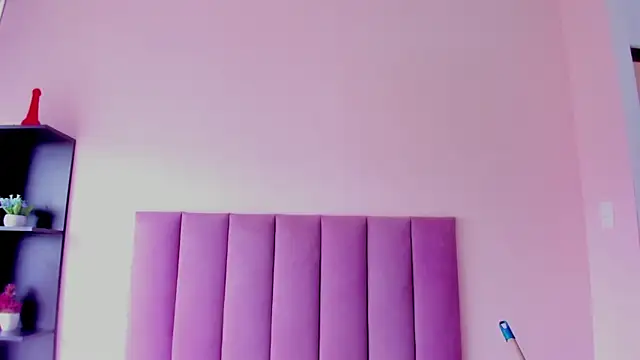 violet_myerrs' Live XXX Chat