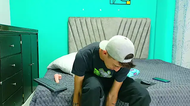 دردشة Maikol_Ortiz الجنسية المباشرة