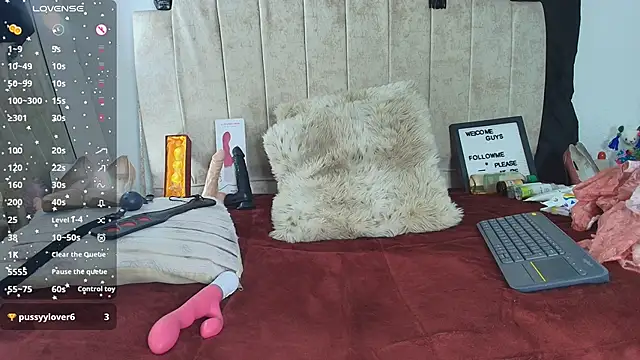 Kim_raver40's Webcam Show